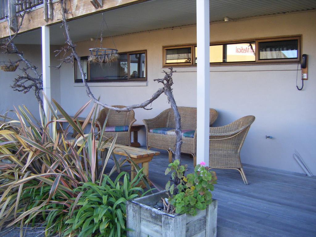 Hat Trick Lodge Motueka Exterior foto