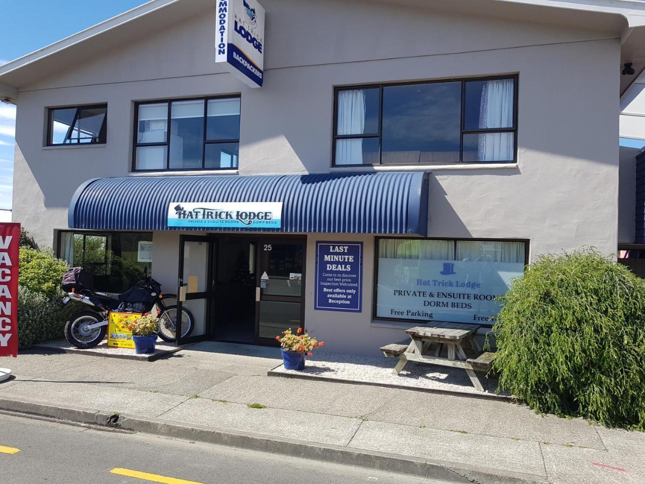 Hat Trick Lodge Motueka Exterior foto